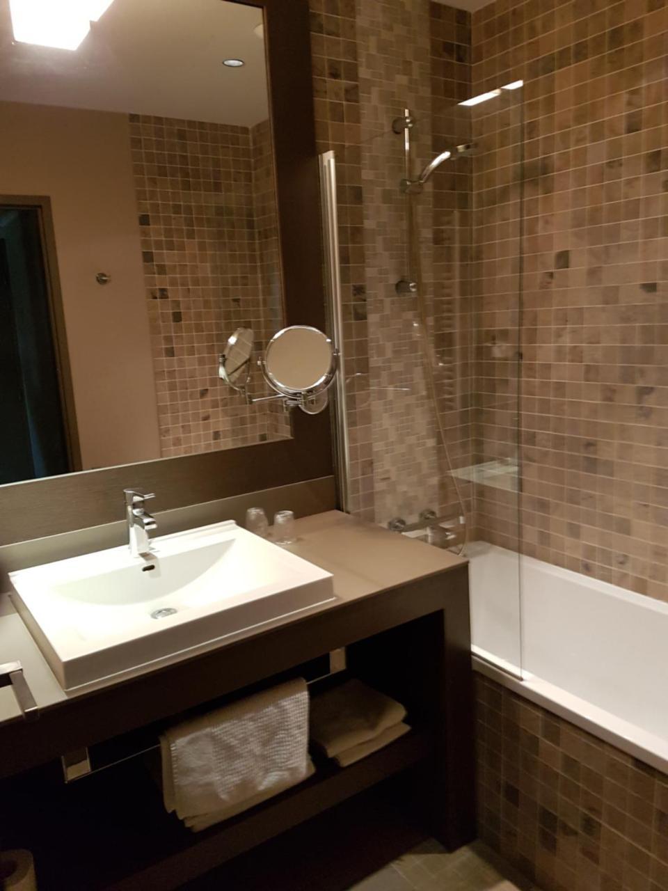 אקס-לה-באינס Logis Auberge Saint Simond מראה חיצוני תמונה
