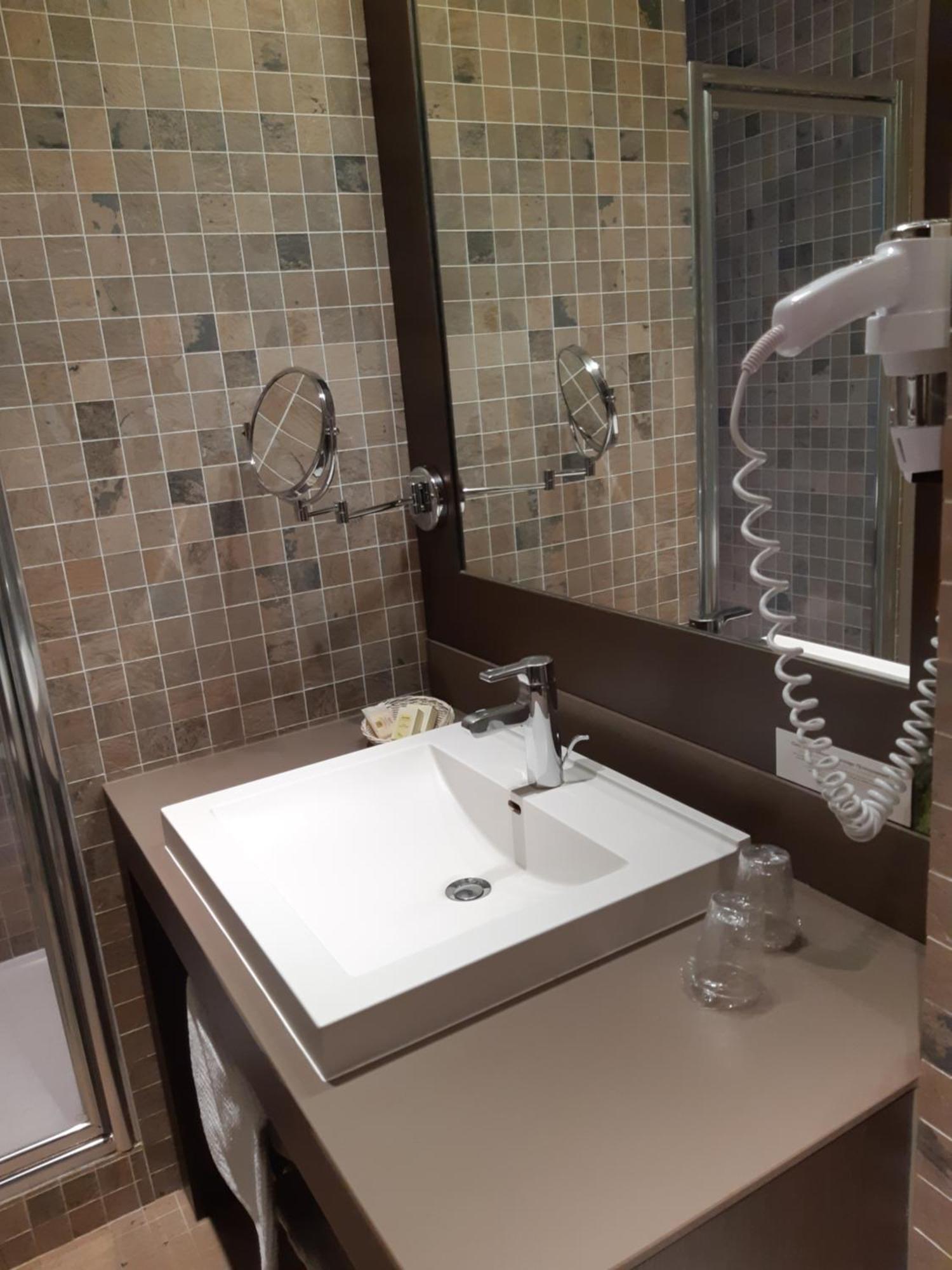 אקס-לה-באינס Logis Auberge Saint Simond מראה חיצוני תמונה